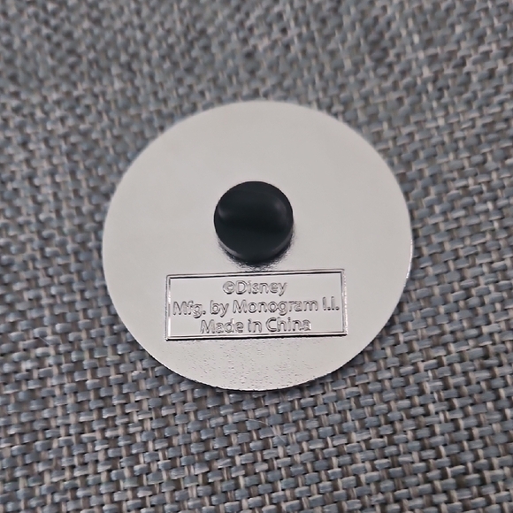 Disney The Lion King Enamel Pin - Picture 3 of 3